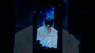 Jin voice cracked during live performance and, Jungkook can't control his laugh!😂 #bts #jungkook