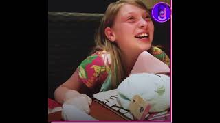 Cette fille vient de recevoir un GRAND secret de famille