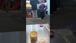 二寶媽帶二寶爸來吃台中的松富亭 只限晚上23點才開始賣的生魚片喔～