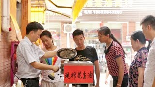 无处藏匿的“勾兑油”，大叔发明透明榨油机，现炒现榨1月赚2万