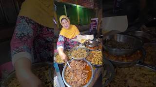 There's a huge queue for offal rice, it's all 15,000 for a ton of stuff!! #food #foodie #culinary...