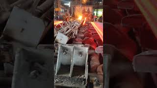 casting start billets gascutting #ccm#billets#gascutting#pusher#cooling#bed #shortvideo #ytshorts 😱😱