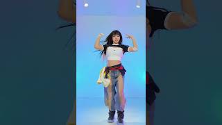 MEOVV - "HANDS UP" dance cover  @MEOVV_OFFICIAL    #MEOVV #미야오 #HANDSUP #Shorts