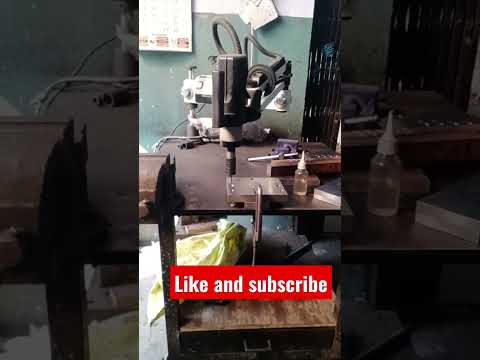 Automatic tapping 🛠🔨🚭injection moulding die#shorts #viral #vmc #subscribe #youtubeshort #shorts