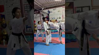 Girls fighting #selfdifence #karate #vkarate #mma #martialarts #reels #fight #kick #kickboxing #bold