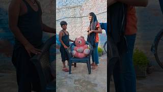 Bacho Ko Kisi Unknown Se Chizz Nahi Leni Chahiye