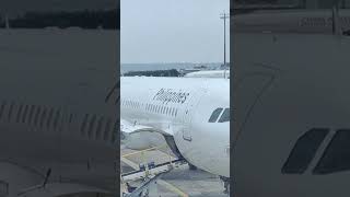 TAOYUAN TAIPEI INTL AIRPORT GATES B1-B3 WAITING TO BOARD FLIGHT TO MANILA #planeride #planespotting