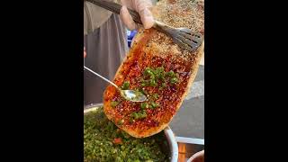 在义乌！本地人带路的梅干菜烧饼，酥酥脆脆，不好找但真的好吃…义乌美食 金华吃喝玩乐 城市里的烟火气 万物皆可种草搜 地方特色美食 @抖音小助手 @DOU+小助手