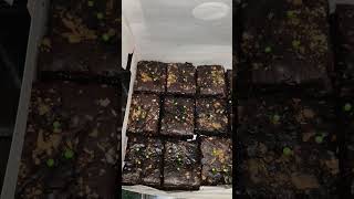 Eggless brownie 😍 with nuts loaded #baking #bakingfromscratch #tamilreels #trending #love #brownie