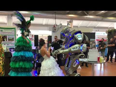 Just a big robot and pretty girls