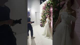 From vows to vogue 💍✨Watch our bride and groom slay the Grammys trend!  #wedding #bridalphotography