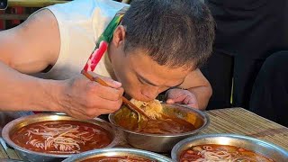 神一样的湖南肌肉哥挑战五两螺蛳粉只要57秒，这次挑战六两又创什么样的纪录呢？