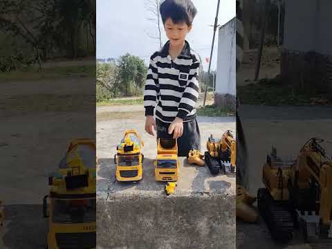 小玩具家族集体亮相 #挖机视频儿童动画 #玩具小故事 #儿童玩具 #diy #rccar #rccartoy #rccartoys #shorts #shortvideo #rccars