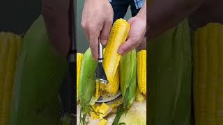 초간단 옥수수 손질법 The Easiest Way to strip Corn #shorts #corn #farming