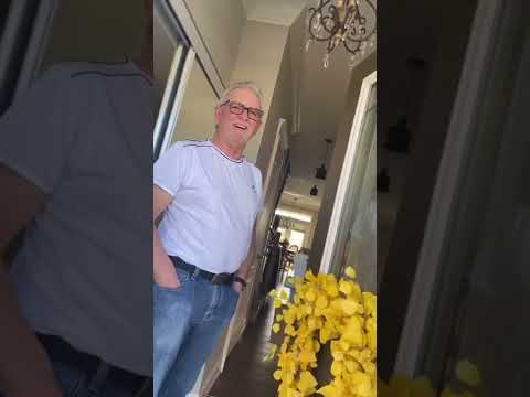 Karen didn’t want the cheese pizza (fake domino’s employee #prank) #nelk #comedy #canada #college