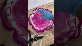 Everyone needs a glow in the dark bowl🩷🤍#poxy_princess #epoxy #resin #resinart #epoxylife