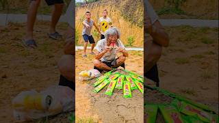 Poor grandfather was ridiculed by his friends for eating dirty watermelon ice cream😟 #shorts
