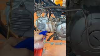 Cairan Pembersih Kerak Pada Mesin Dan Krengkes Motor