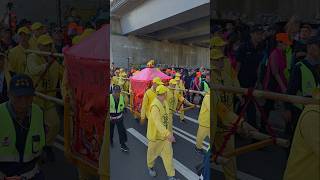 粉紅超跑來了 白沙屯媽祖起駕了 #白沙屯媽祖 #媽祖 #白沙屯 #旅遊#白沙屯媽祖 #拱天宮 #鎮瀾宮 #taiwan #山邊媽祖 #粉紅超跑 #mazu #大甲媽 #白沙屯 2025年進香