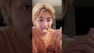 taehyung eat #btseating #bts #kpopfandom #kpopfandom #btson #v #kimtaehyung #army