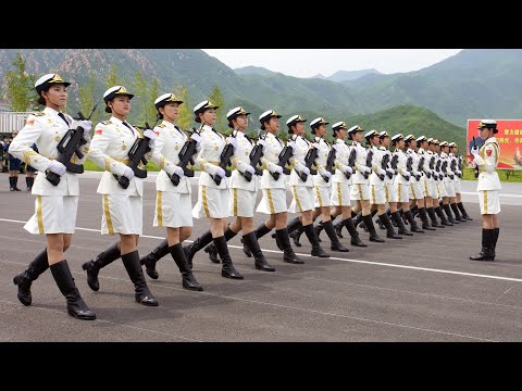 身高要求1.73米以上，每年要走8000公裏，每年流的汗水將近1噸