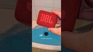 JBL Go 4: Extreme sink test 😯 Is it waterproof? 💦