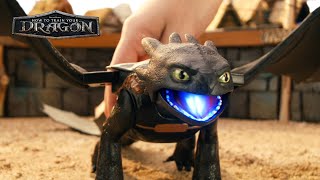 Train Toothless and unleash a light-up Plasma Blast!