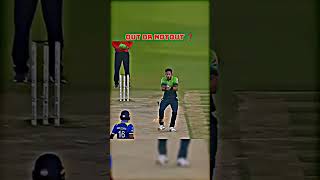 OUT AUD NOTOUT ……? #cricket #cricketandantoinette #cricketandcloverpanicatthedisco #viratvshardik