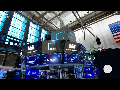 US economy on edge with uncertainty over tariffs