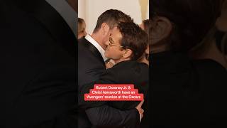 Robert Downey Jr. & Chris Hemsworth have an ‘Avengers’ reunion at the #Oscars