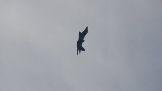 U.S.A.F. Lockheed Martin F22A Rapter 360° Maneuver