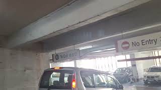 元朗大橋街市好順福大廈停車場1樓祇准私家車及客貨車2個不准駛入往上高層2樓