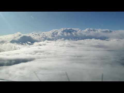 Les nuages à 12 kms d'altitude, c beau mais faut pas les approcher !