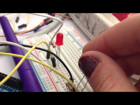 Arduino: LED controlado con un LDR (sensor de luz)