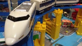 【Spielzeugeisenbahn】Shinkansen-Baureihe 100 - 新幹線100系電車 (00770 de)