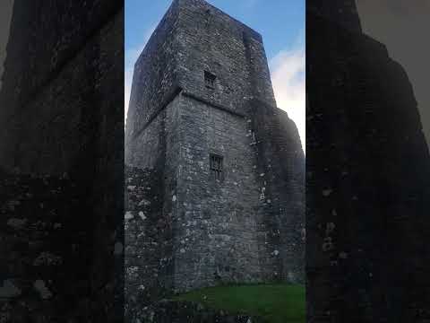 Scottish castle ruin  🏴󠁧󠁢󠁳󠁣󠁴󠁿 Mugdock Castle