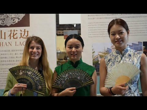 GLOBALink | Discovering Chinese artistry with Italian vlogger
