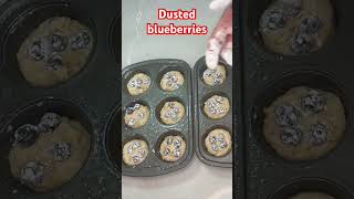 Dusted blueberries #glutenfreerecipes #bakingrecipes ￼#baking #shorts