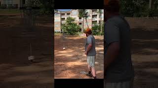 A little kiss from a branch #discgolf #goliathdiscs #chainbreaker #treelove #birdie @GoliathDiscs