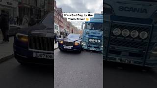 London is chaos🙈 Rolls Royce Cullinan crashes with truck. #London #RollsRoyce#Crash @paulbrown_uk