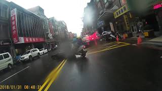 [車禍] 板橋忠孝路 2018/01/31 08:45