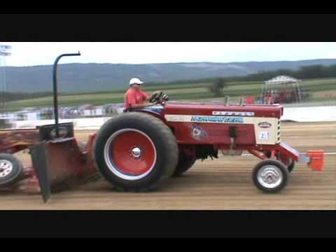 Various Tractors Pulling