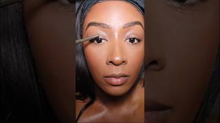 Do this to AVOID eyelid eyeshadow creasing 😮 #eyeshadow #concealer #makeuptips