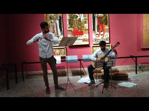 #Flute + #guitar #classicalmusic  in #museum