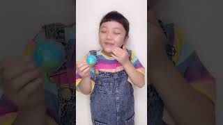 念願の地球グミを初めて食べる娘の映像で…まさかの食べられない！【再投稿】#Shorts