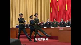 习近平连任国家主席，并进行宪法宣誓