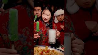 今天的夜宵环节，精彩程度拉满 #夜宵#无辣不欢  #这一口简直香迷糊了 #鲜椒酱