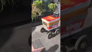 AI Delivery Bot in LA  #california #losangeles #yourubeshorts #youtubereels