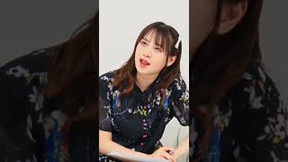 舌を出す前田佳織里さん