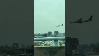 高速公路巧遇立榮航空ATR72降落松山機場 #立榮航空 #松山機場 #台北 #atr72 #atr72600 #aviation #taipei #landing #airport #shorts